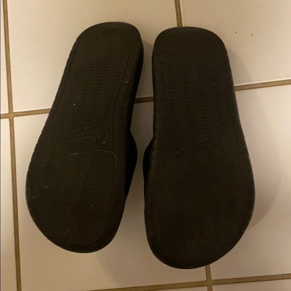 Nike Sandals - Picture 2 of 2